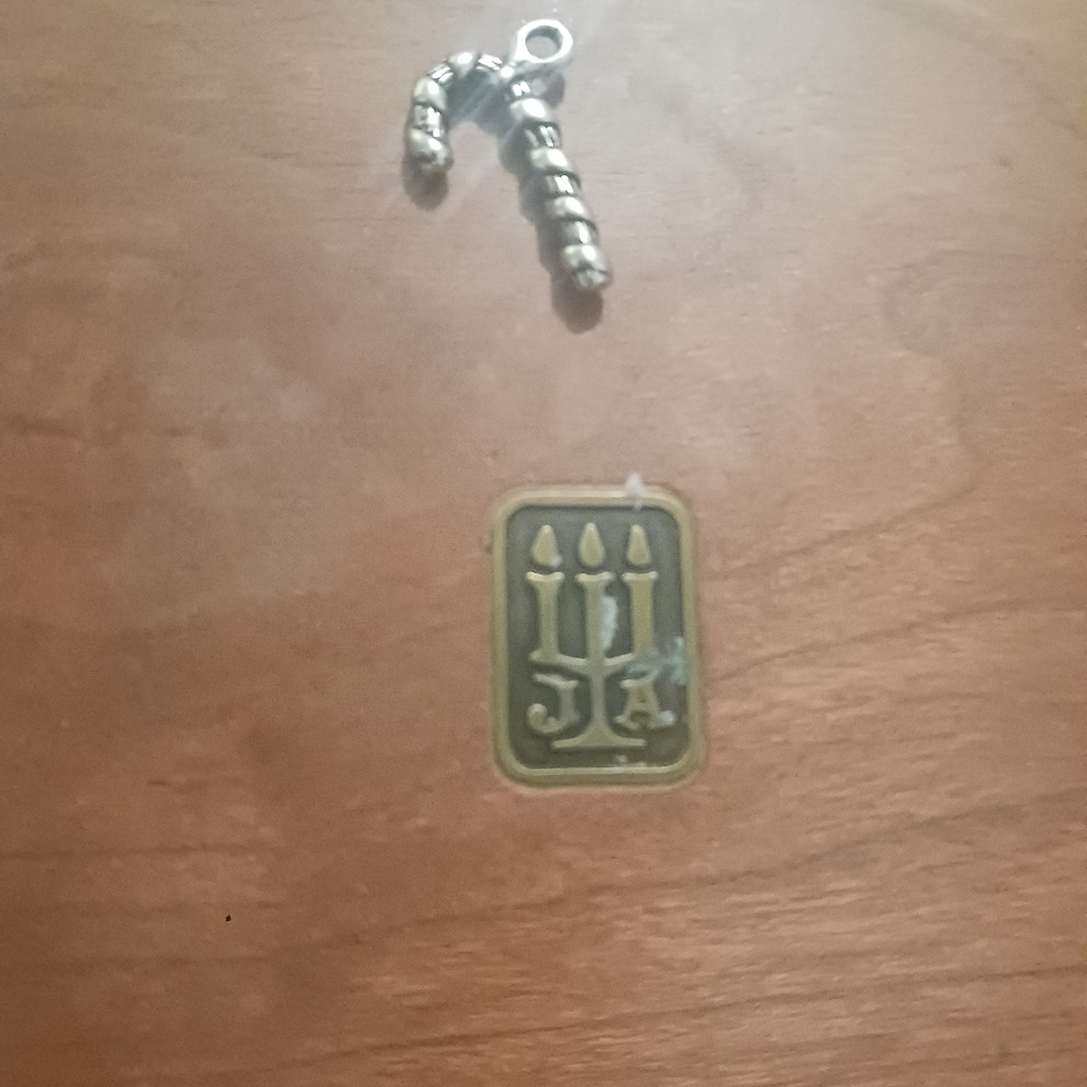 James avery retired candy cane charm